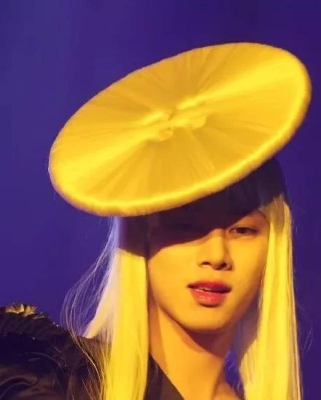 那些女装比女人还漂亮的男人!我不配当女人!