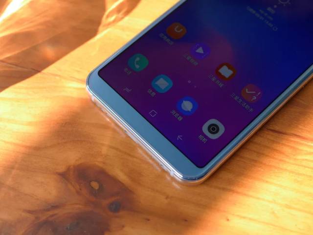 外观精致手感细腻 三星galaxy a6s美图赏_手机搜狐网