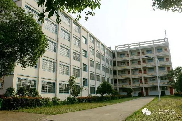 【航拍高安】八景中学,这是我深爱的母校 !