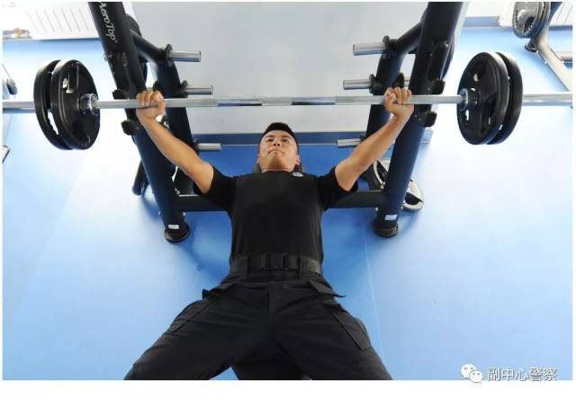 揭秘副中心特警"魔鬼训练"!荷尔蒙爆表!