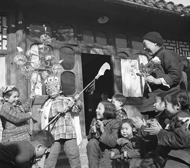 老照片写实;60年前的春节,这才是真正的过年味