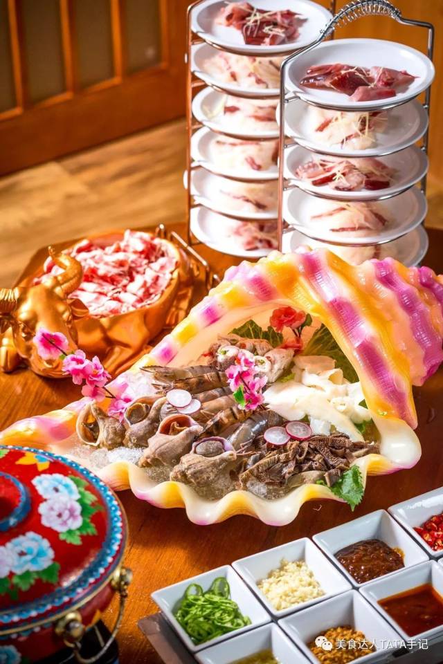 1480/4-6人 这个野生东星斑火锅更是人神共愤,银质托盘毫不客气垒肆 