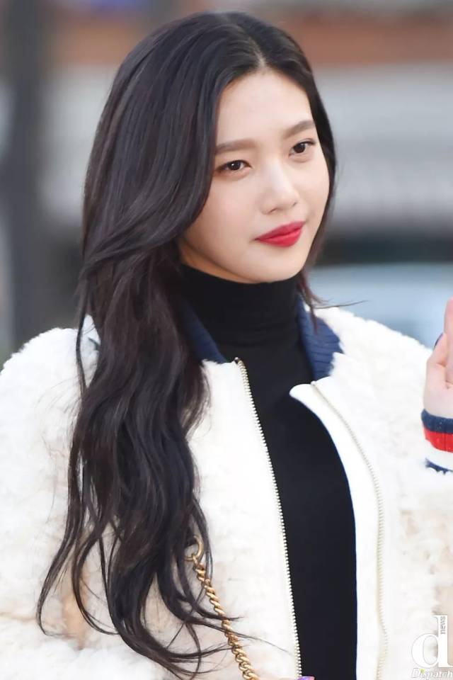 d 韩娱|ros & joy,不代言口红就可惜了的性感樱桃唇