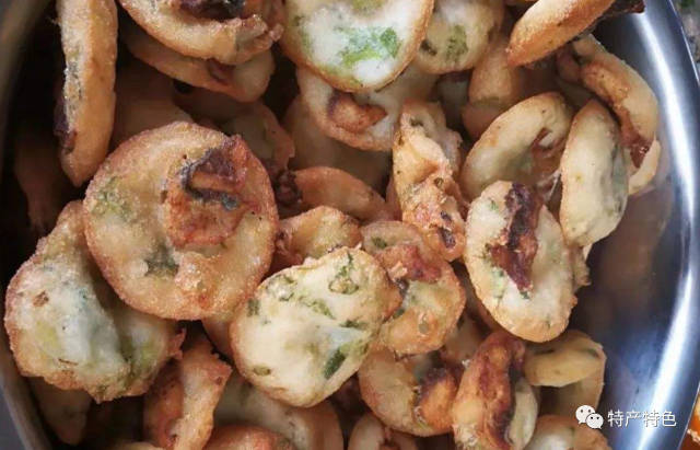 炸上一锅油罩糍,香味能把整栋楼笼罩,网友:光闻闻味蕾就沦陷了