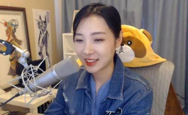 斗鱼女流意外透露有男朋友了?网友痛苦没机会了!