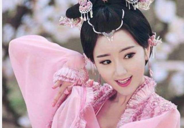 古装剧中一舞倾城的女子,杨幂、刘诗诗、热巴