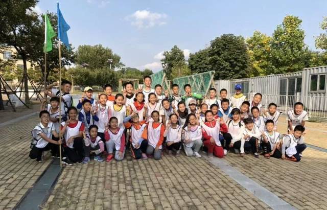 青少年研学旅行：一场探索之旅