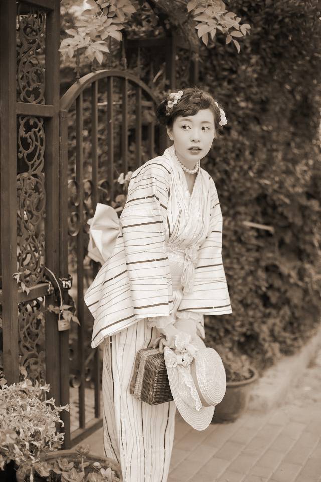 她就是后来东条英机的老婆,伊藤胜子.