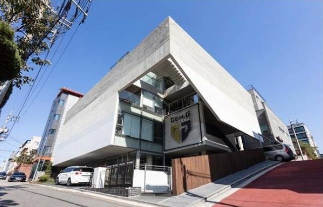 预料的一届,谁都没想到ig战队能够进入最后的决赛并且夺冠,在之前rng