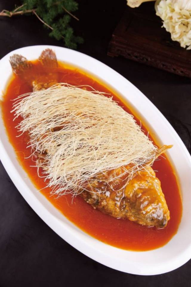 酸甜口味的黄河鲤鱼焙面.图/汇图网