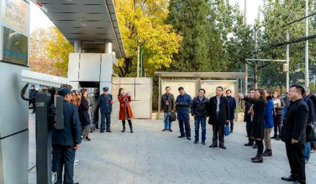 区教育督导委员会主任张婕,丰台区委教工委书记薛红,丰台区教委主任