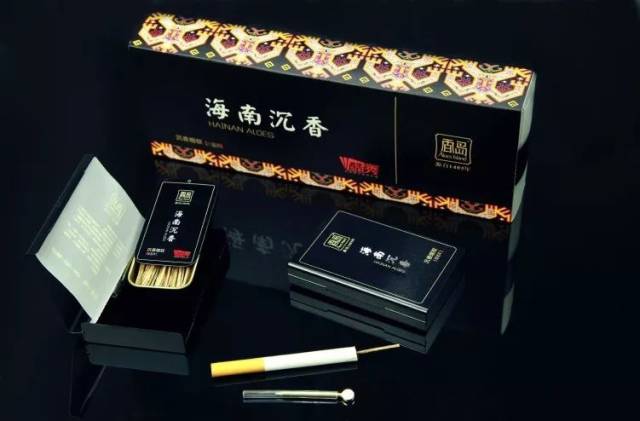 30年沉香烟插礼盒