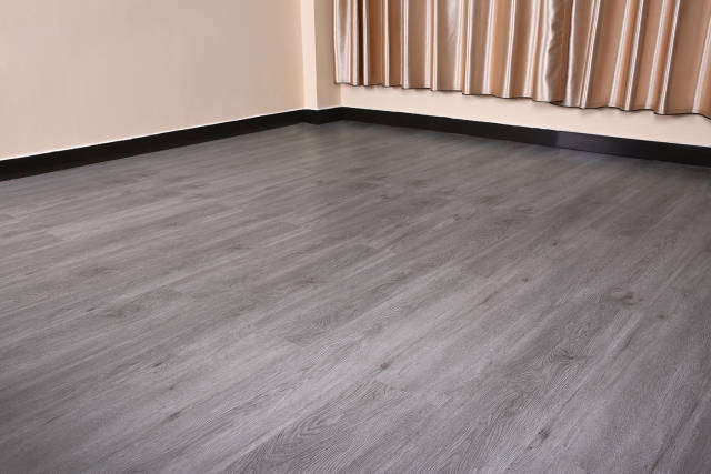 石塑地板与市场主流地板的区别和联系