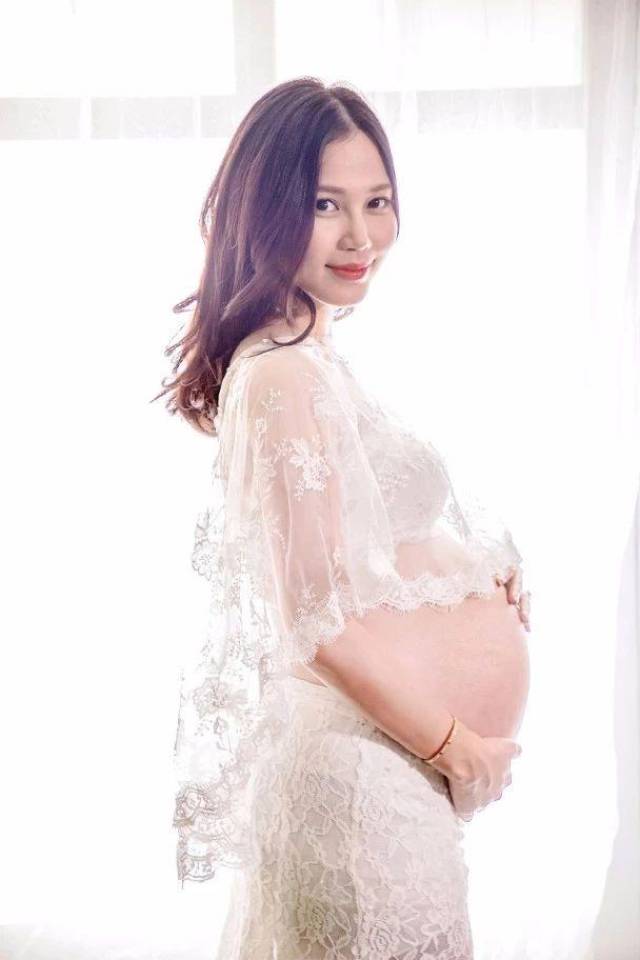 岁的前tvb艺人岑洁仪,怀二胎已经九个多月了,她不时于社交网晒出孕照