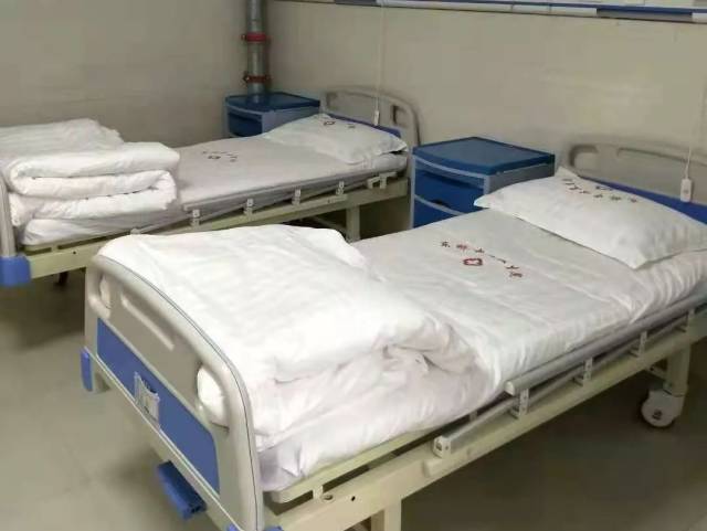 甲等综合医院标准建设,医疗设备及医疗条件得到极大改善,拥有病房45间