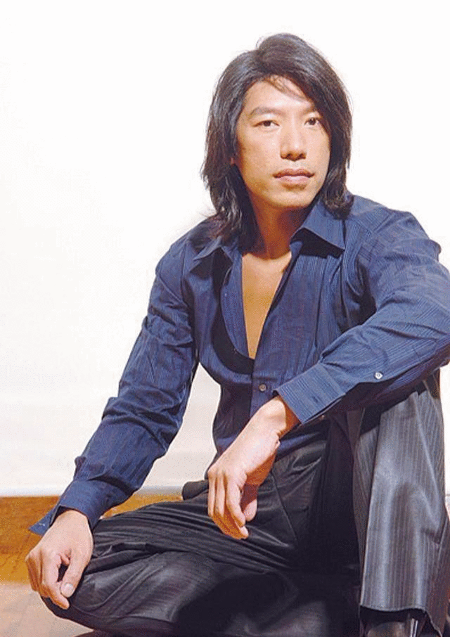 从天堂跌落到地狱的乌鸦, 张耀扬, 亲手断送了自己的大好前程_手机搜