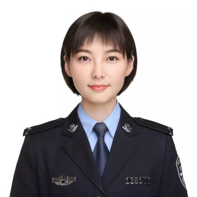 女警察妆容要求图片