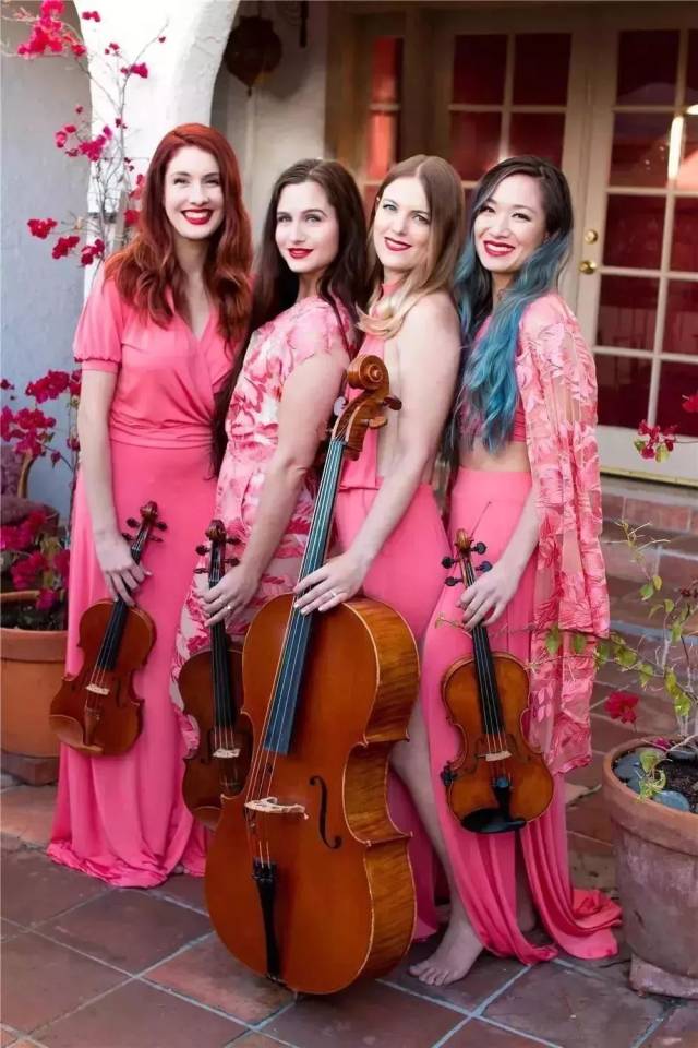 兰花四重奏的女孩们热情爱笑,演奏时她们的快乐点燃周围的人,四位乐手
