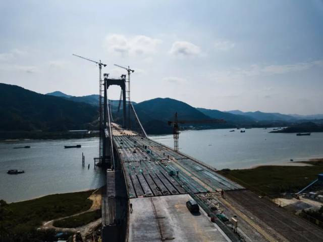 从云安到德庆只需10分钟!清云高速西江特大桥已全桥贯通