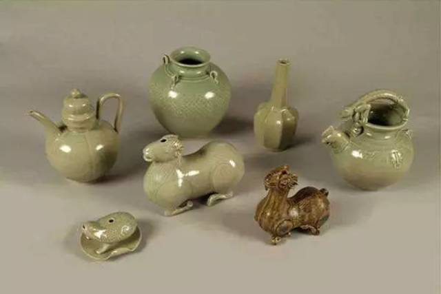 中国文物 古瓷 収集家の放出品 越窯青瓷 西晉越窯青瓷鳥紋三足