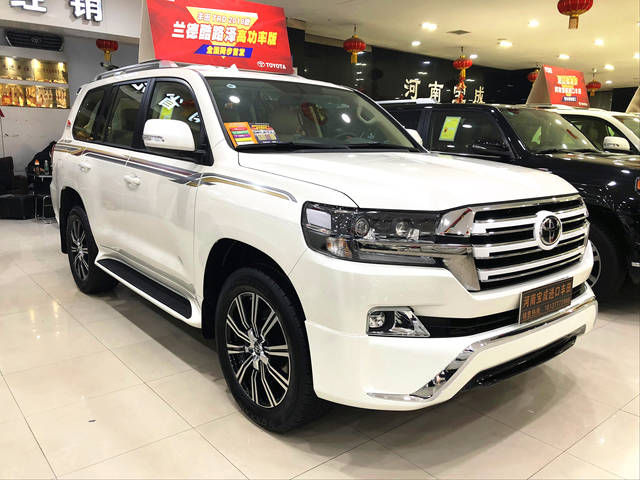 郑州见到实车19款兰德酷路泽 经典一直在传承 越野之王陆地巡洋舰