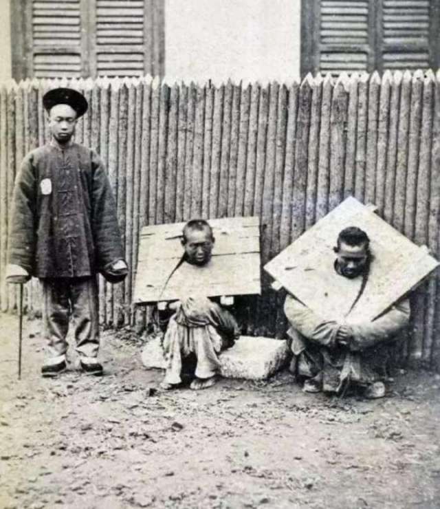 罕见的晚清老照片: 袁世凯坐办公室愁眉苦脸, 图4是街头理发师