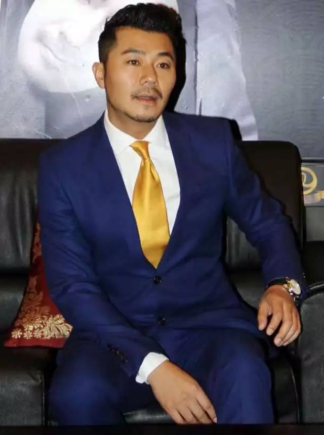 传绯闻爆出柜,和陈志朋玩亲亲,怼vava的安琥哪里像个前辈?