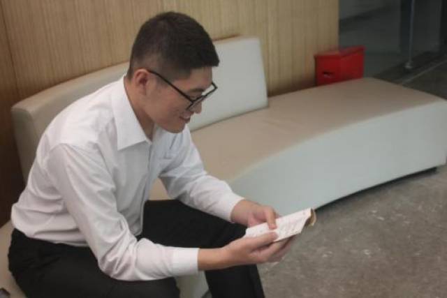 仁恒置地(集团)执行董事钟思亮先生,仁恒置地(集团)副总裁卢睿锋先生