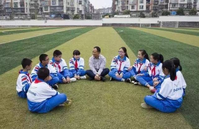 播出预告起立敬礼都江堰蒲阳中学付强校长来了