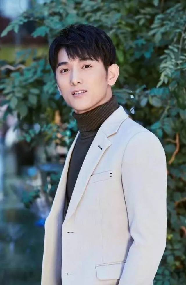 《唐砖》里的美男们穿越回现代还是那么帅