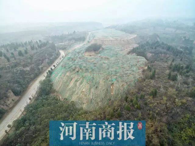 《河南商报:郑州邙山沟壑遭垃圾填埋,十多亩防护林被毁