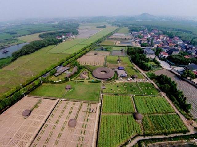 小古城村位于杭州市余杭区径山镇东北部,村域面积12平方公里,北苕溪由