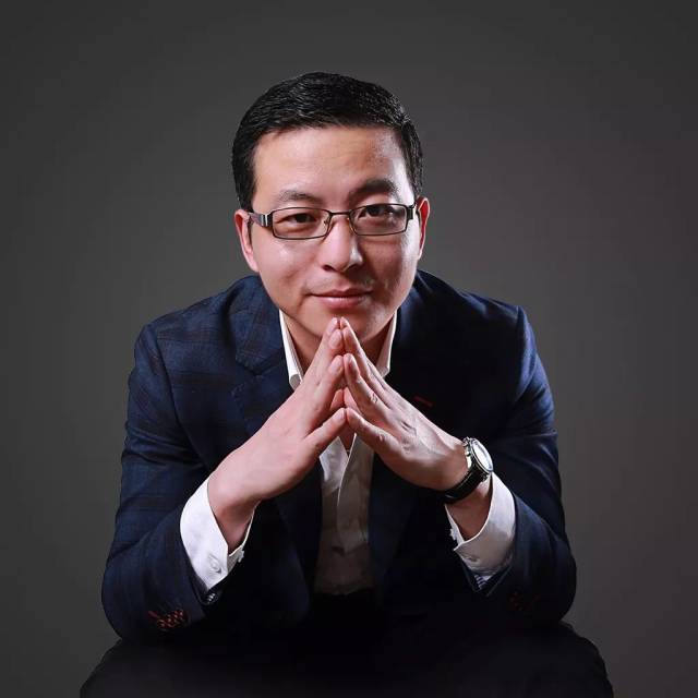 王祝彬 佛山东易日盛(美居旗舰店)副主任设计师 从业经验:15年  擅长