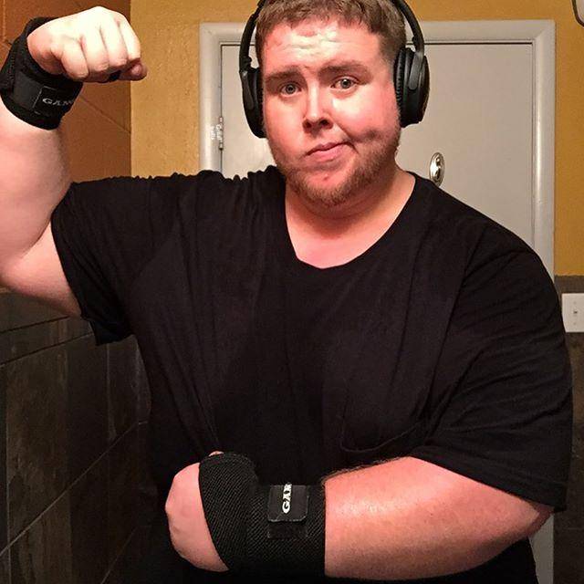 540斤男子胖到肾衰竭,减肥180斤再次反弹,网友:加油你能行!