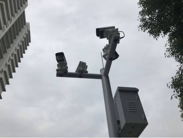 包含844个高清摄像头,其中有17个全天候工作的人脸抓拍点,全部摄像头