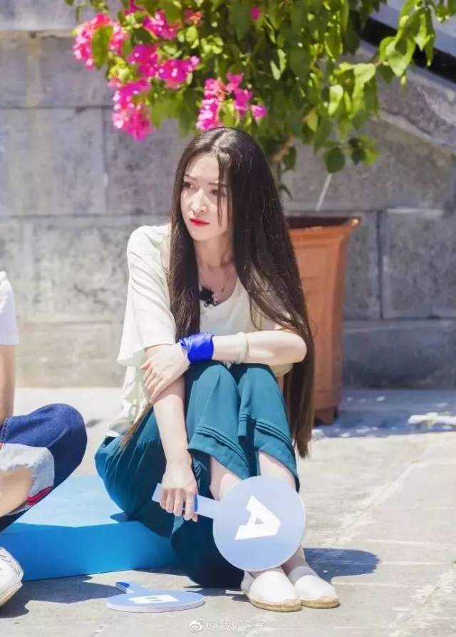 这四位90后高颜值,大才女画家,美到一种境界