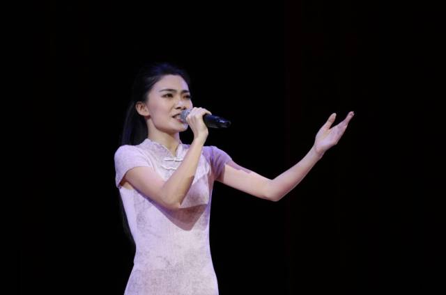 《改革铸就辉煌,奋斗实现梦想》 佳木斯大学:于诗涵