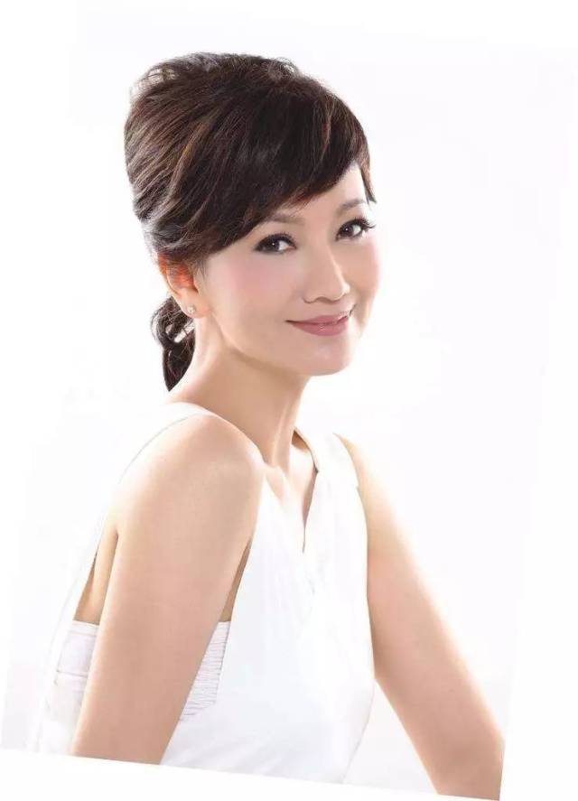 优雅女神赵雅芝 携手老凤祥珠宝书写岁月传奇