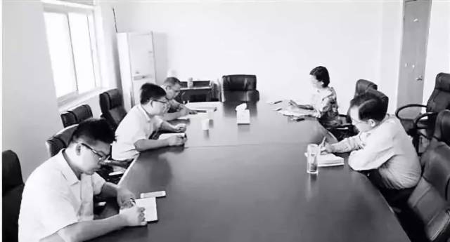 【物业管理】小区党员、公职人员业主，在交纳