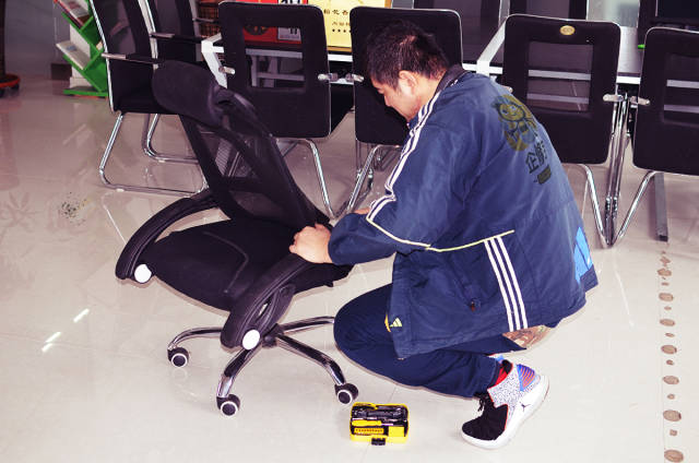 办公椅维修这块鸡肋,终于有人当大餐吃了!