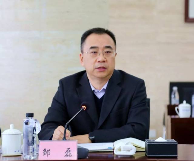 委员邹磊,集团公司原党组成员,副总经理,咨询委员会副主任委员朱元巢