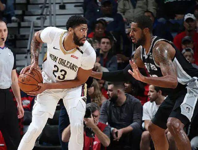 战胜马刺, 鹈鹕方面,霍乐迪21分4板9助,摩尔24分4助,戴维斯29分9板4助