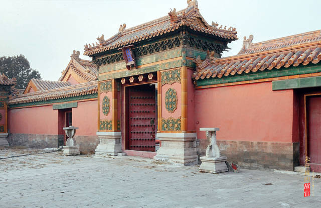 毓庆宫位于内廷东路奉先殿与斋宫之间,是清康熙十八年(1679年)在明代