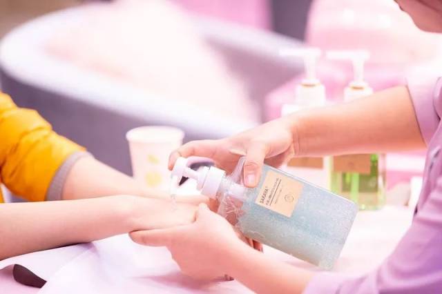 这家叫玺欢的美甲店,不仅店名撩,开业福利