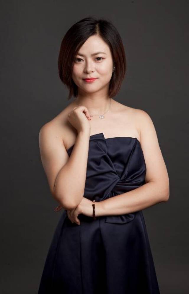 武昌新媒体协会副秘书长,湖北欧美同学会理事,冯茜女士当选为新联会的