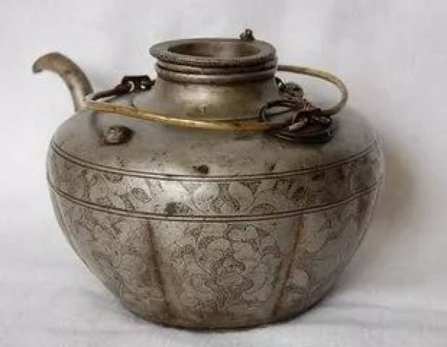 老物件儿<锡茶壶和锡酒壶>，你家还有吗？_师傅