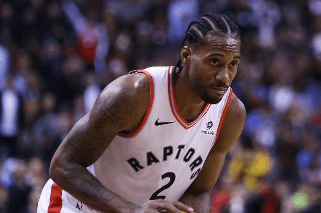 nba上演全队眼神防守一幕,猛龙中锋突破如过木桩轻松暴扣_手机搜狐网