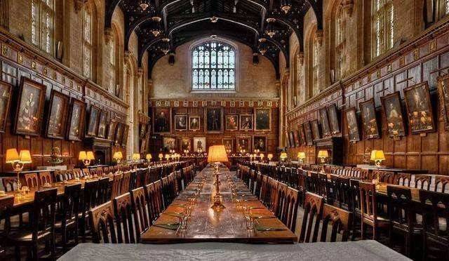 同时,牛津大学也是《哈利波特》中赫敏的母校