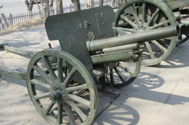 (九四式山炮,该炮主要装备于日军独立山炮兵联队和部分精锐师团)