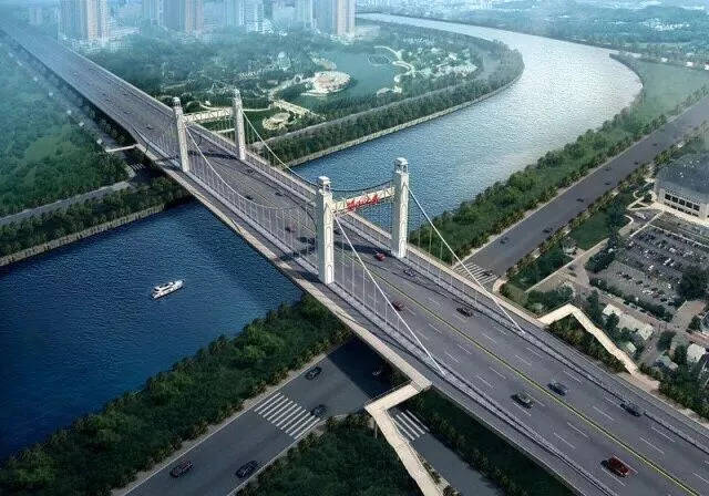 镇山大桥总长580米,主桥长220米,引桥长360米,主桥桥型采用双塔三跨砼